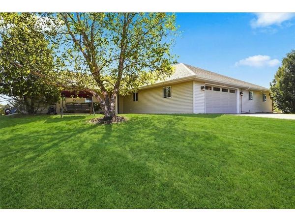 919 Waxon Lane, Hudson, WI 54016