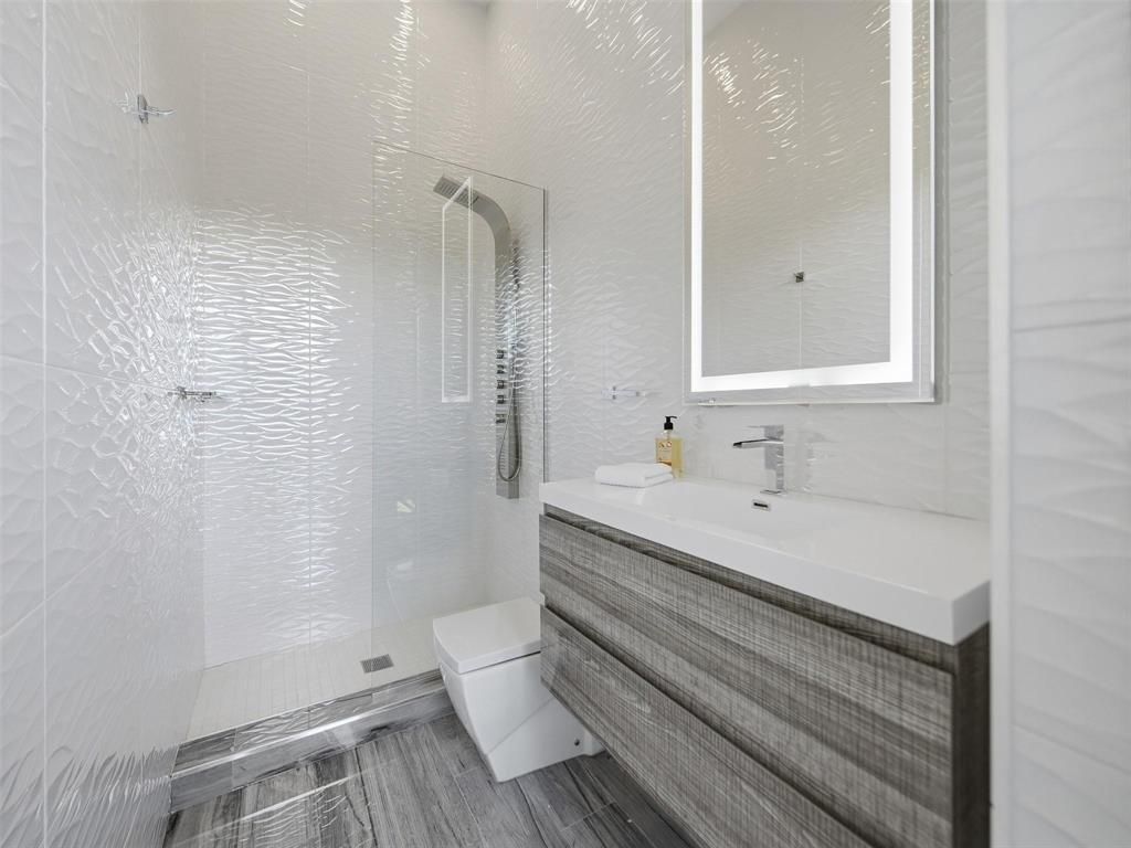 2213 NE 37th Drive, Fort Lauderdale, FL 33308 Photo