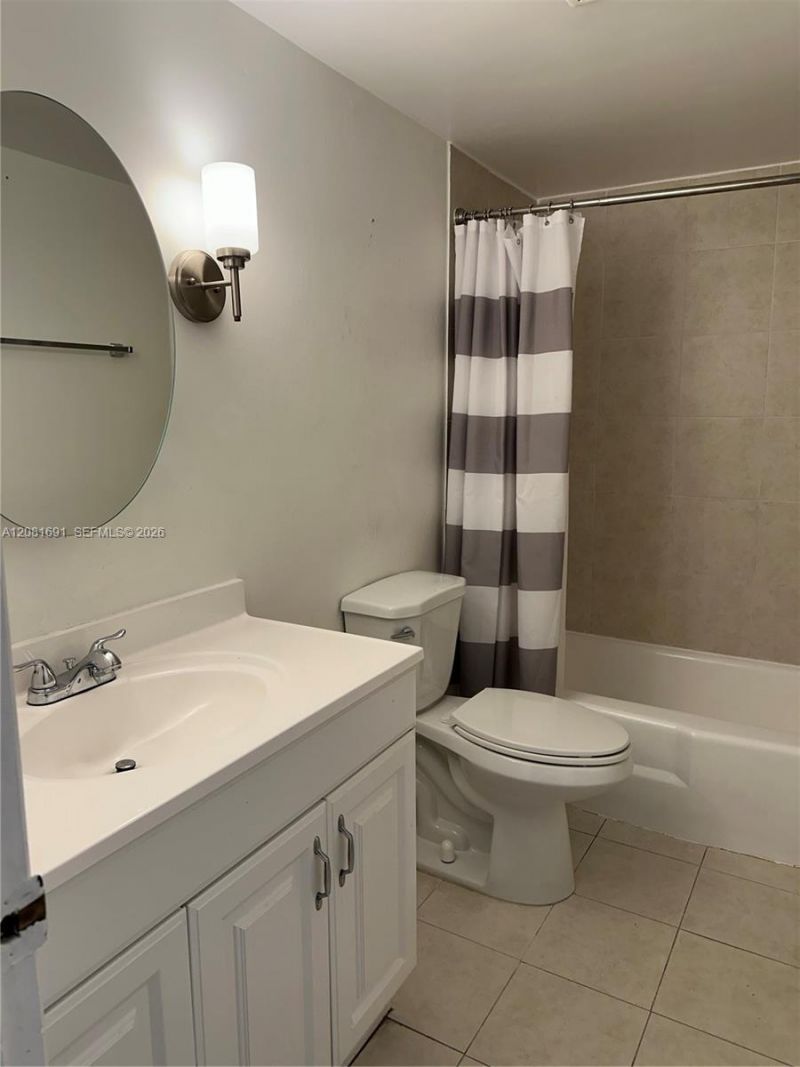 10818 N Kendall Dr, Unit R28, Miami, FL 33176 Photo