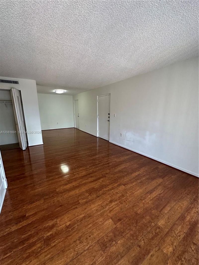 10818 N Kendall Dr, Unit R28, Miami, FL 33176 Photo