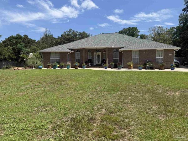 7220 Thor Ln, Pensacola, FL 32526