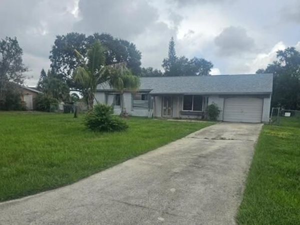 307 SW BELMONT Circle, Port St. Lucie, FL 34953