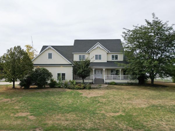 210 Hackberry Court, Kindred, ND 58051