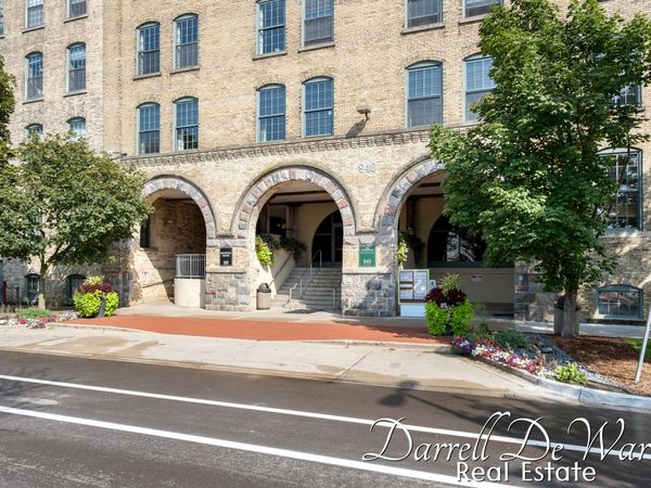 940 Monroe Avenue NW, Unit 221, Grand Rapids, MI 49503