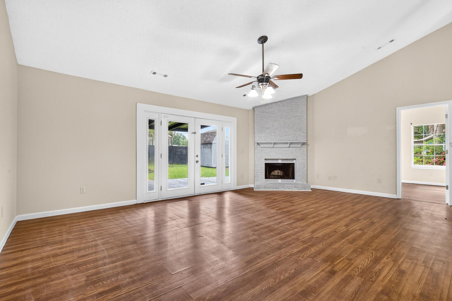 106 Turnbury Road Photo 12