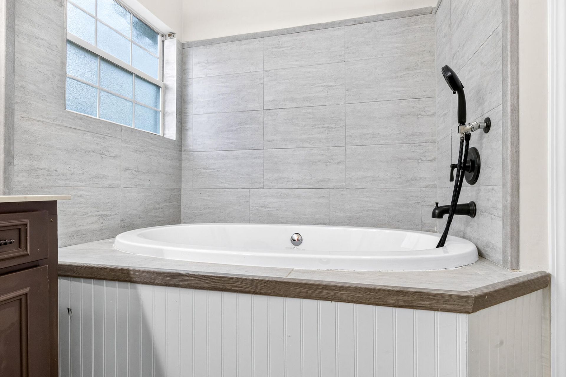 106 Turnbury Road Photo 33