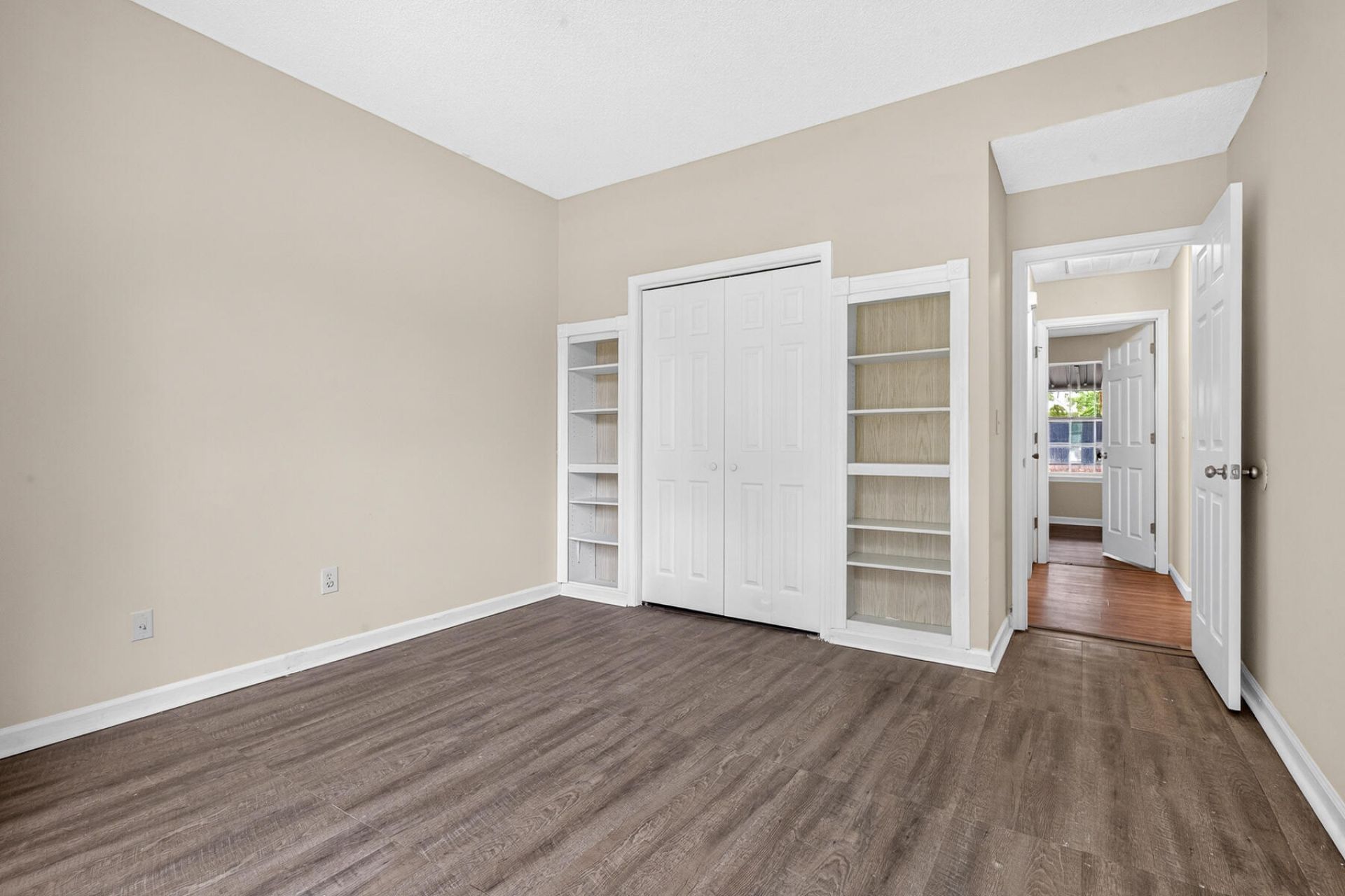106 Turnbury Road Photo 37