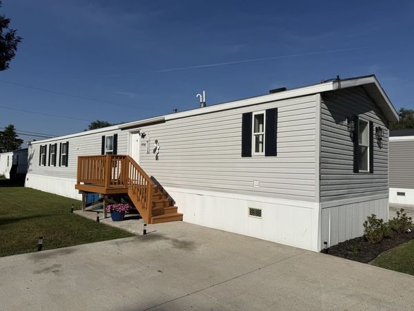 1710 W 4th Avenue , Coal Valley, IL 61240