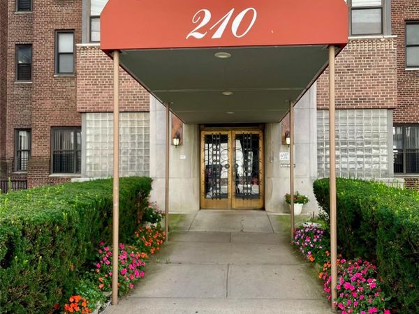 210 Martine Avenue , Unit 5D, White Plains, NY 10601