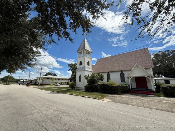 18 E Pleasant Street , Avon Park, FL 33825