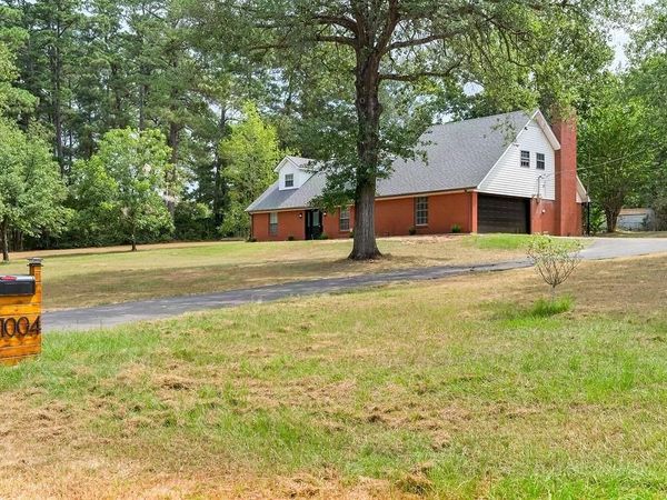 1004 Sunset Drive , Daingerfield, TX 75638