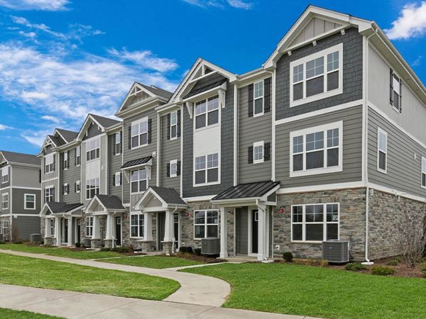 299 Basin Court , St. Charles, IL 60174