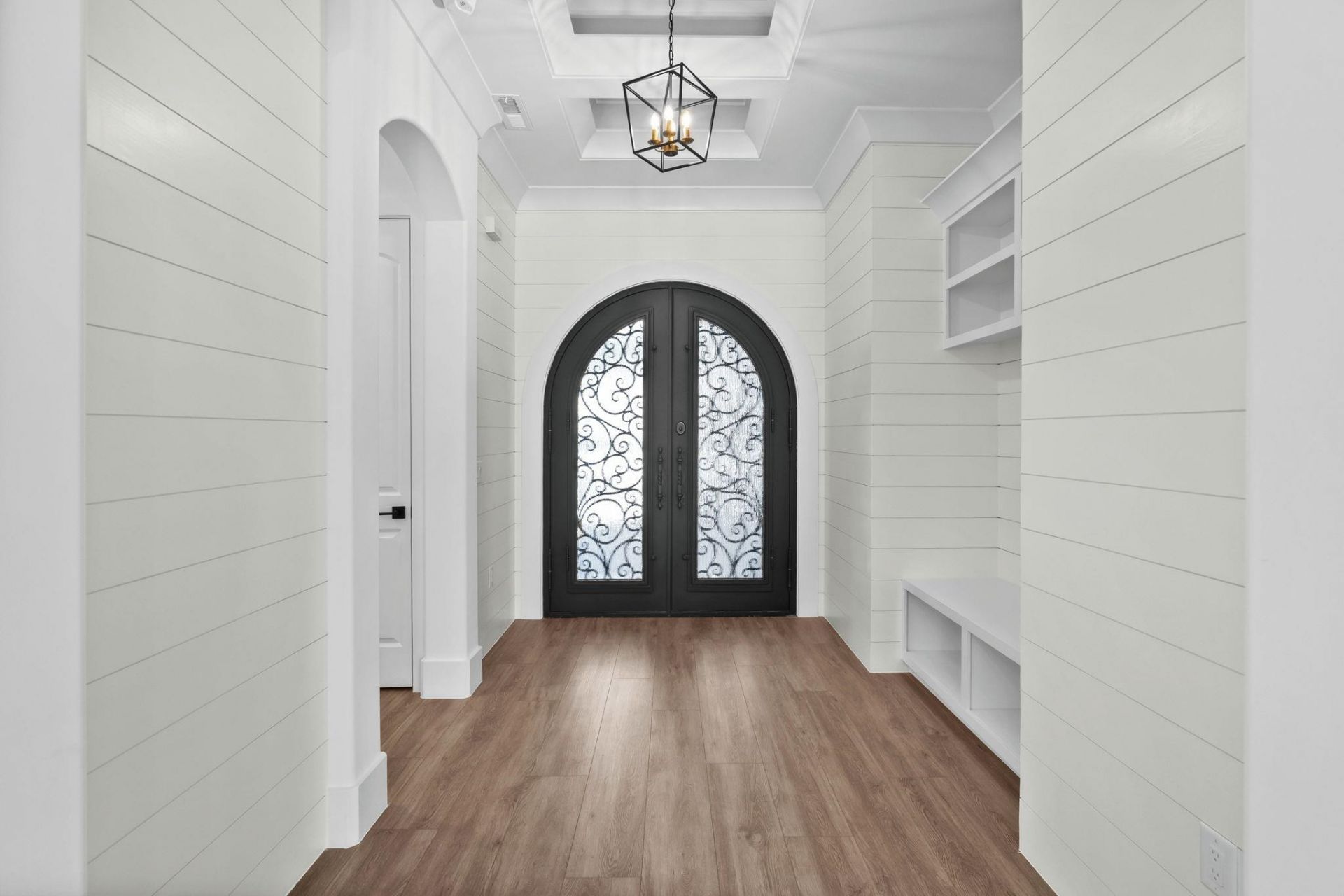 11107 Lee Circle Photo 5