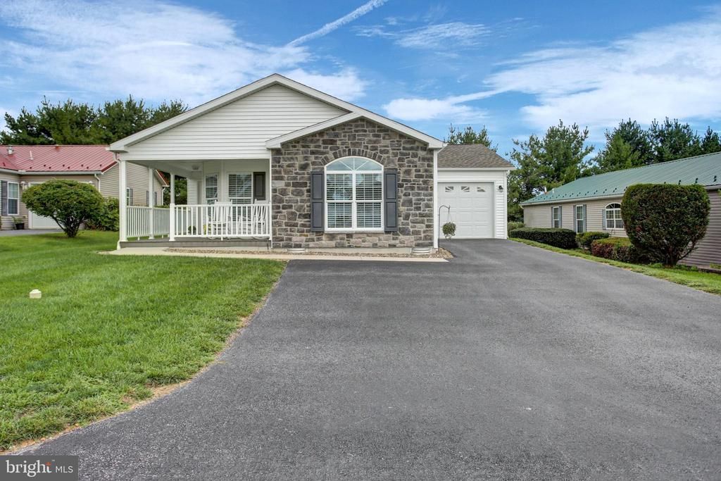 35 MICHAEL COURT, SHIPPENSBURG, PA 17257