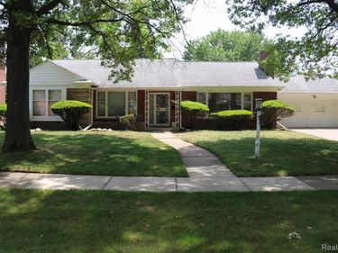 18147 Melrose Avenue , Southfield, Mi 48075