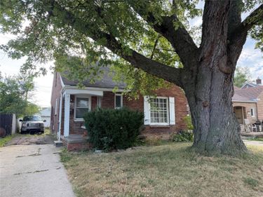 8674 Grandville Avenue, Detroit, Mi 48228