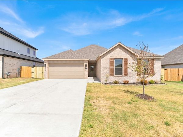 7014 SW Orange Avenue, Bentonville, AR 72713