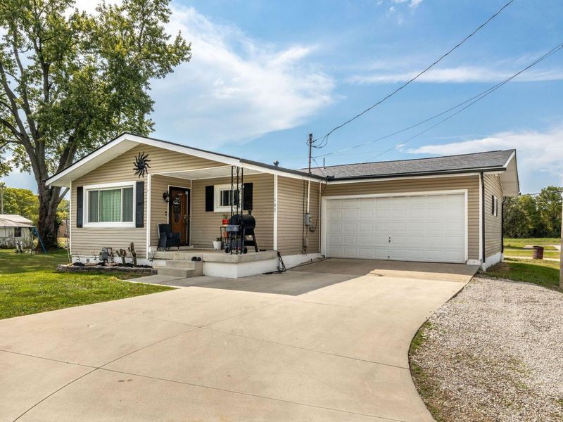 107 Jefferson Avenue, Ashville, OH 43103 Photo 1