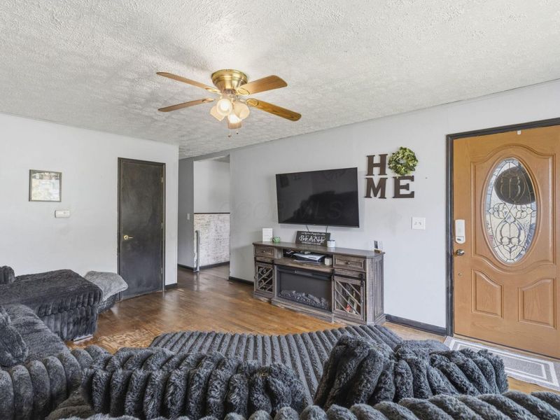 107 Jefferson Avenue, Ashville, OH 43103 Photo 6