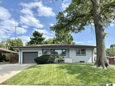 1820 Brookhaven Drive, Lincoln, NE 68506