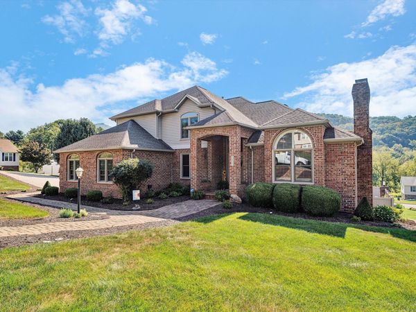3604 Preakness CT, Roanoke, VA 24012