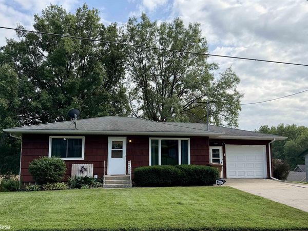 1207 N Division Street, Audubon, IA 50025