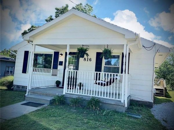 816 S College Street, Nevada, MO 64772
