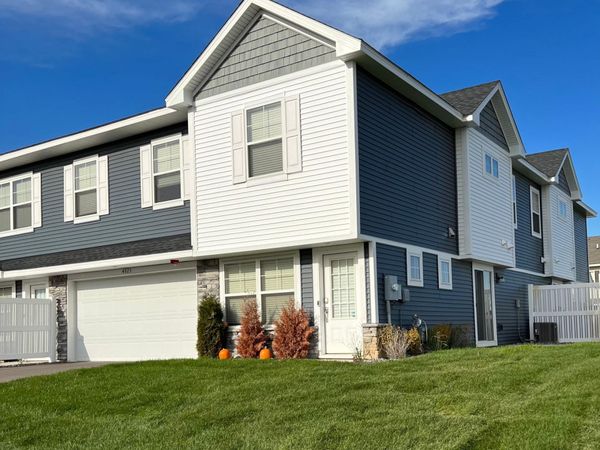 4825 Martingale Drive , Woodbury, MN 55129