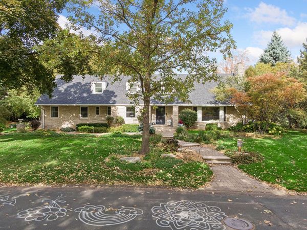 4808 Woodhill Way, Edina, MN 55424