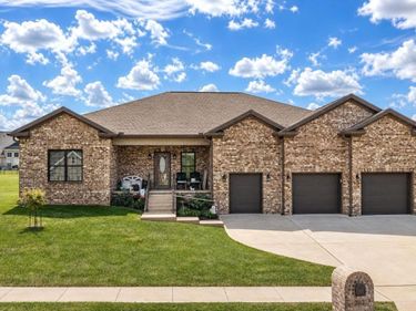 202 Wedgewood Circle, Paris, KY 40361