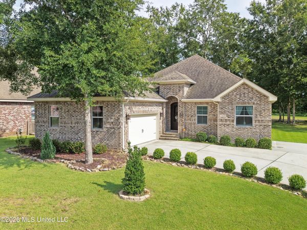 24628 Knollwood Drive, Pass Christian, MS 39571