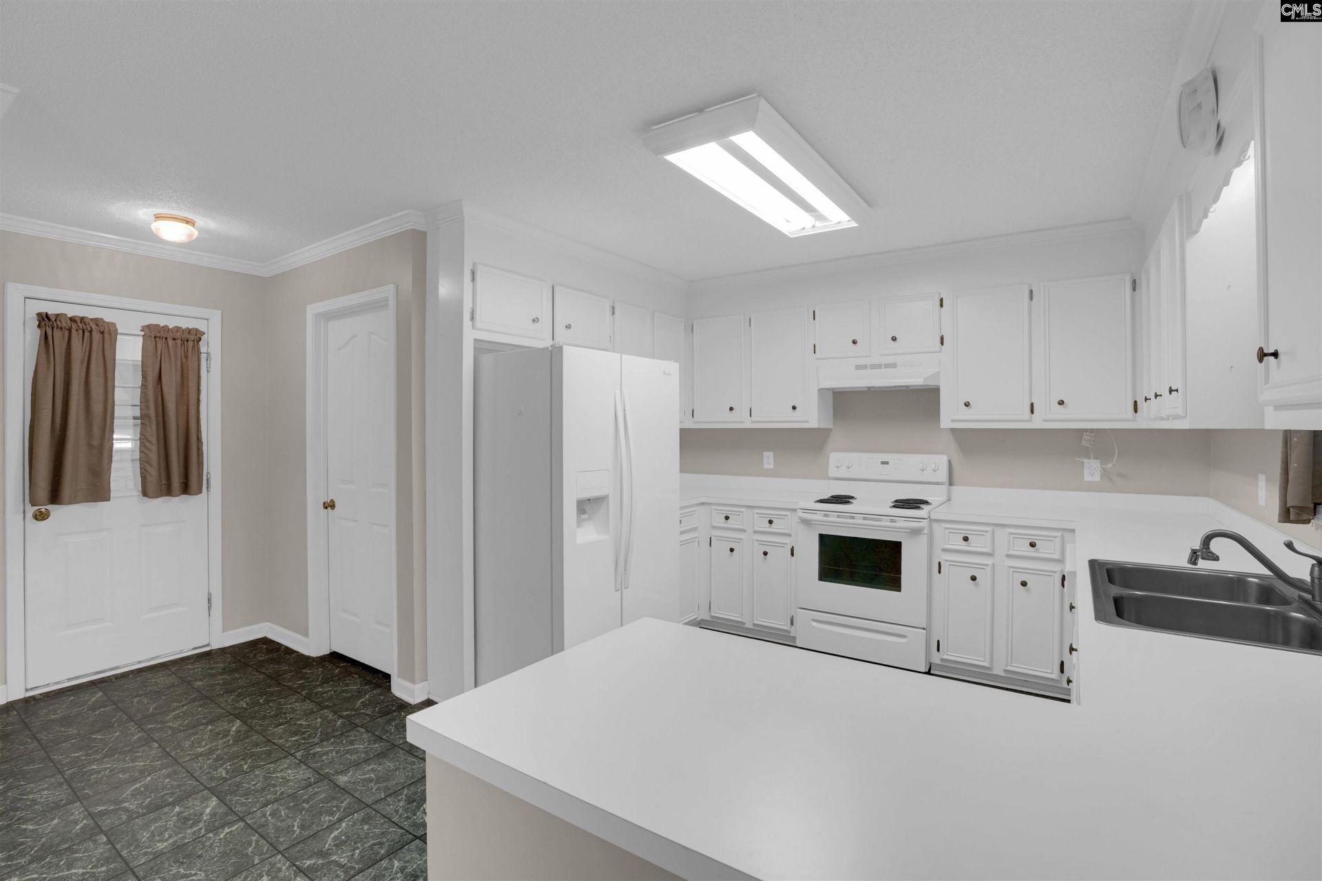 348 Blossom View Court  Photo 16