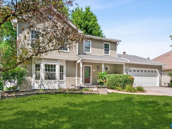 1527 Abbotsford Drive , Naperville, IL 60563