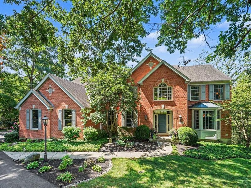 579 Ridgestone Drive, Cincinnati, OH 45255 Photo 2