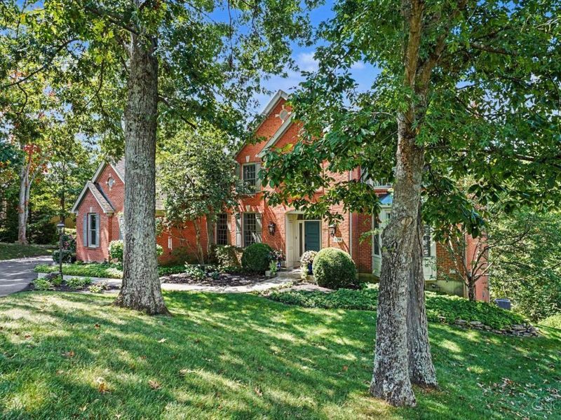 579 Ridgestone Drive, Cincinnati, OH 45255 Photo 4