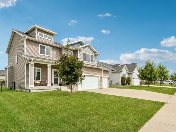 212 Aaron Avenue NW, Bondurant, IA 50035