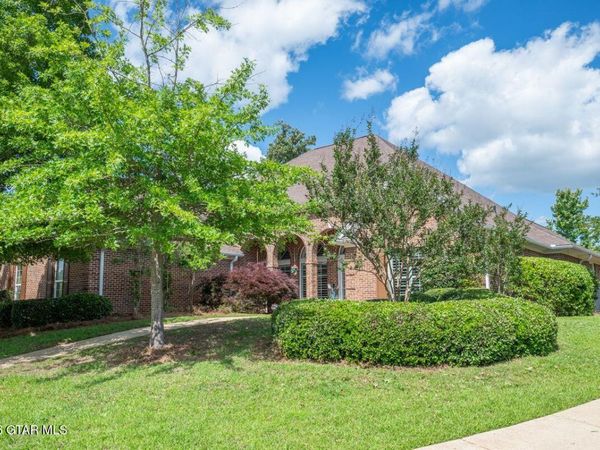 100 Autumn Woods, Starkville, MS 39759