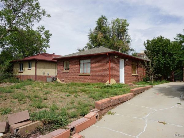 5209 E Thrill Place , Denver, CO 80207