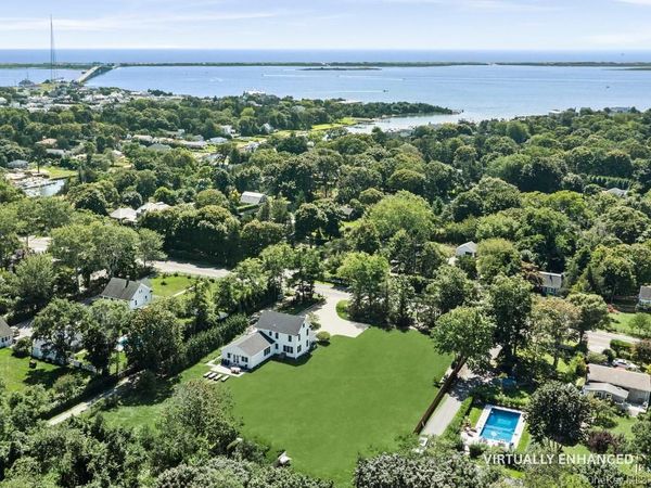 11 Shinnecock Road , Hampton Bays, NY 11946