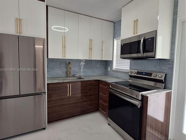 1420 Pennsylvania Ave, Unit 409, Miami Beach, FL 33139