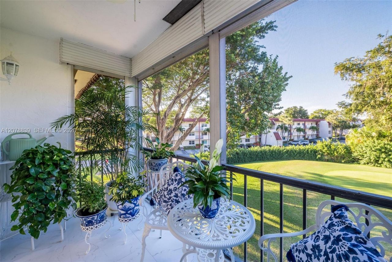 300 S Hollybrook Dr , Unit 310, Pembroke Pines, FL 33025 Photo