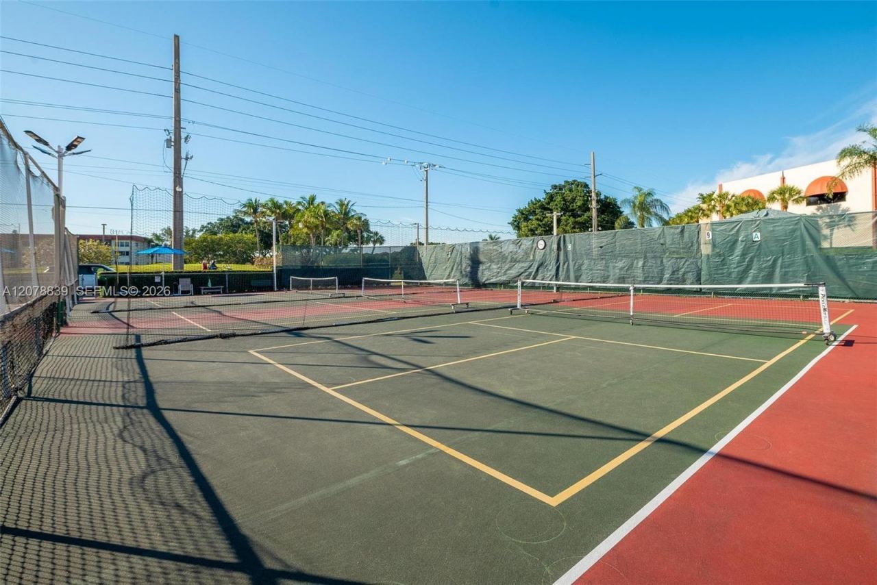 300 S Hollybrook Dr , Unit 310, Pembroke Pines, FL 33025 Photo