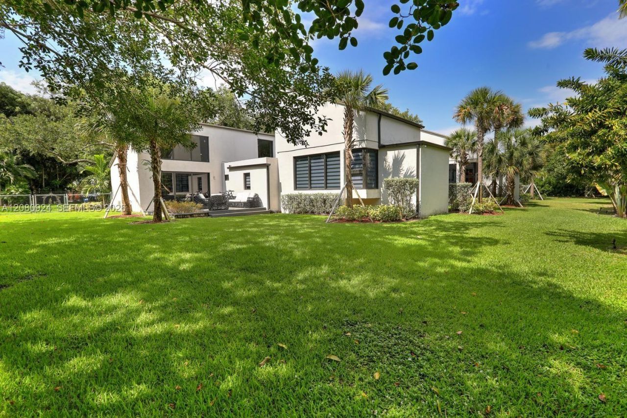6121 SW 104th St , Pinecrest, FL 33156 Photo