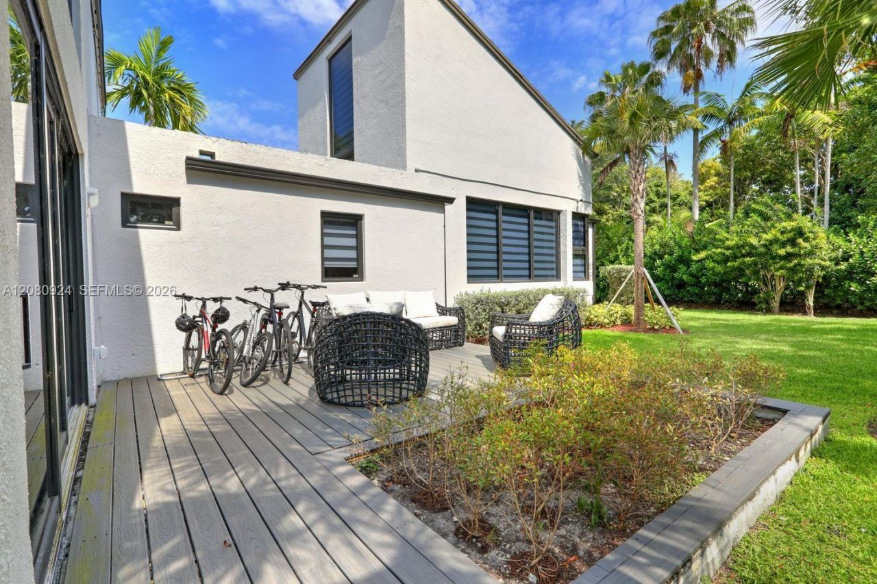 6121 SW 104th St , Pinecrest, FL 33156 Photo