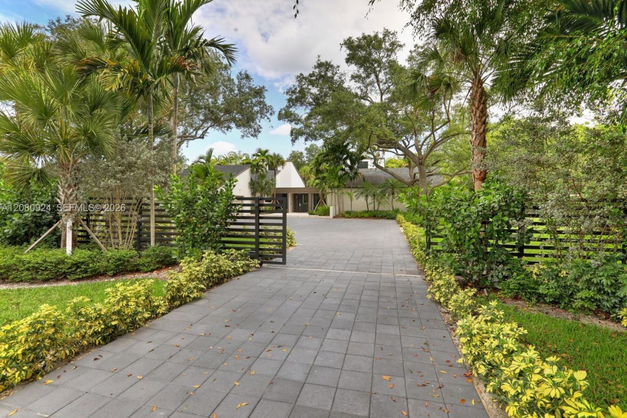 6121 SW 104th St , Pinecrest, FL 33156 Photo