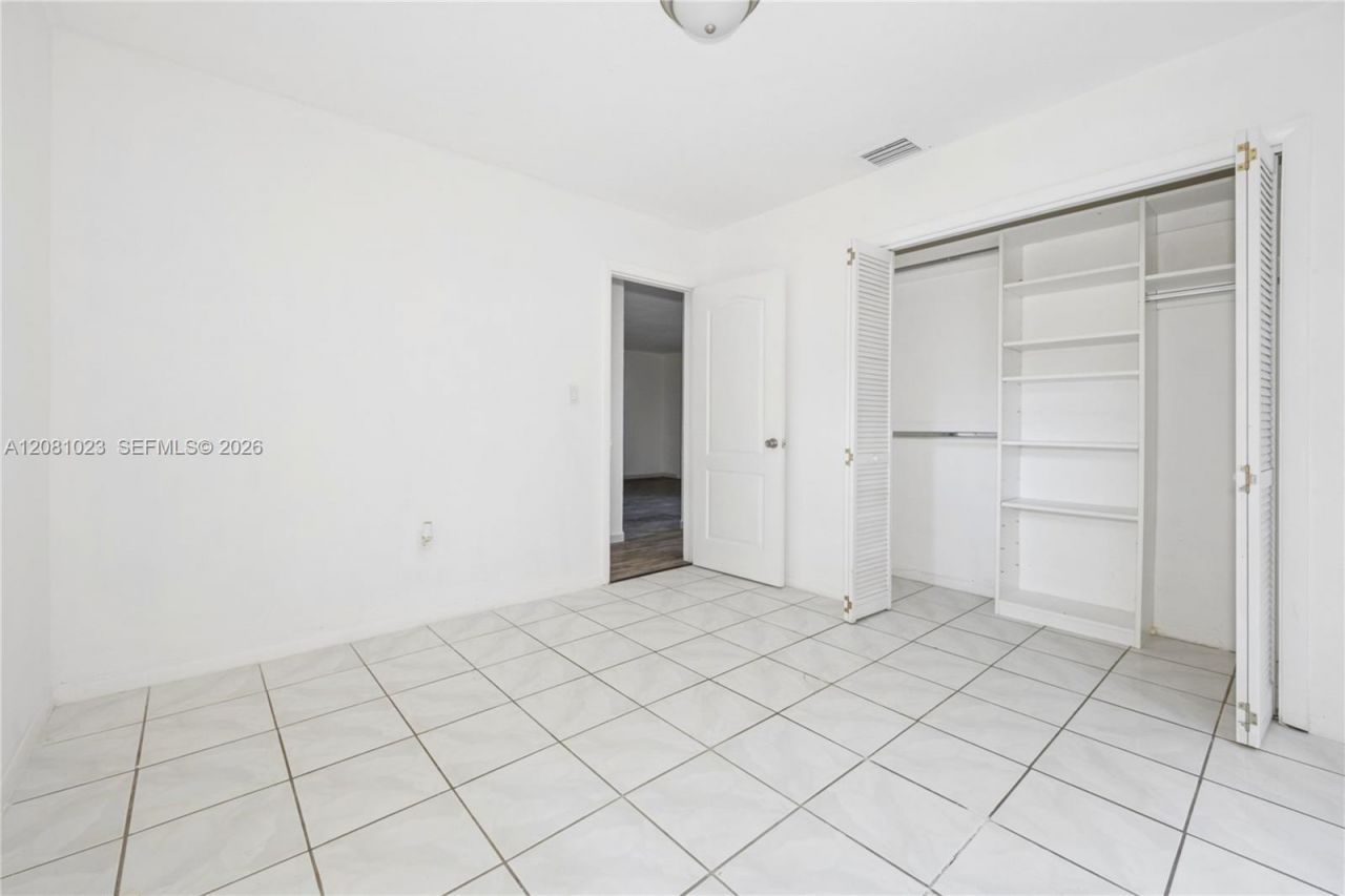 2928 Louise St, Unit 30, Miami, FL 33133 Photo