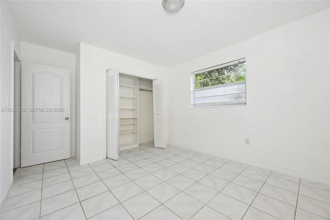 2928 Louise St, Unit 30, Miami, FL 33133 Photo