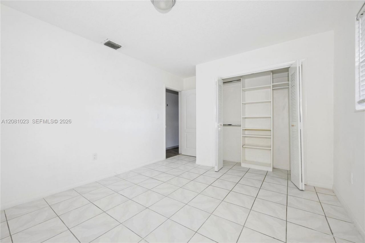 2928 Louise St, Unit 30, Miami, FL 33133 Photo