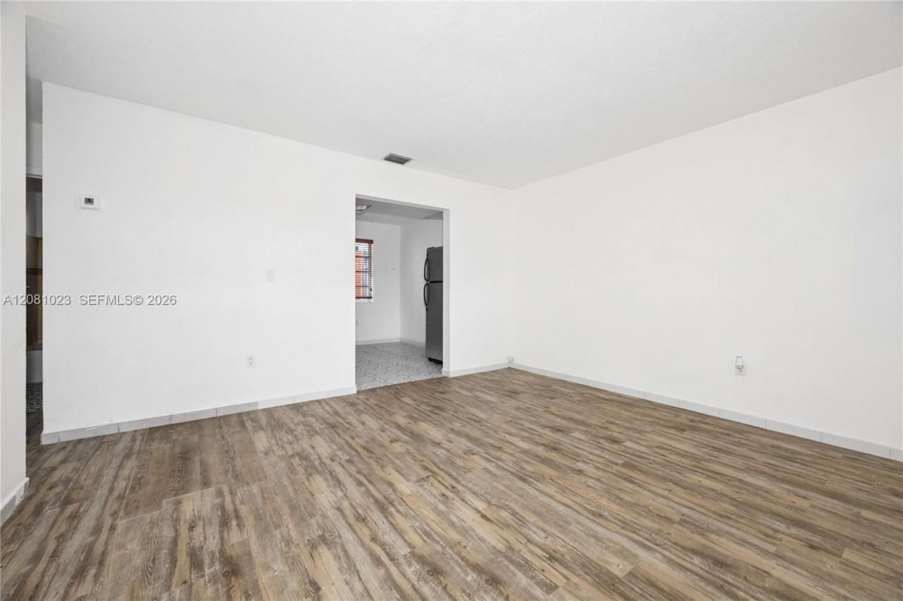 2928 Louise St, Unit 30, Miami, FL 33133 Photo