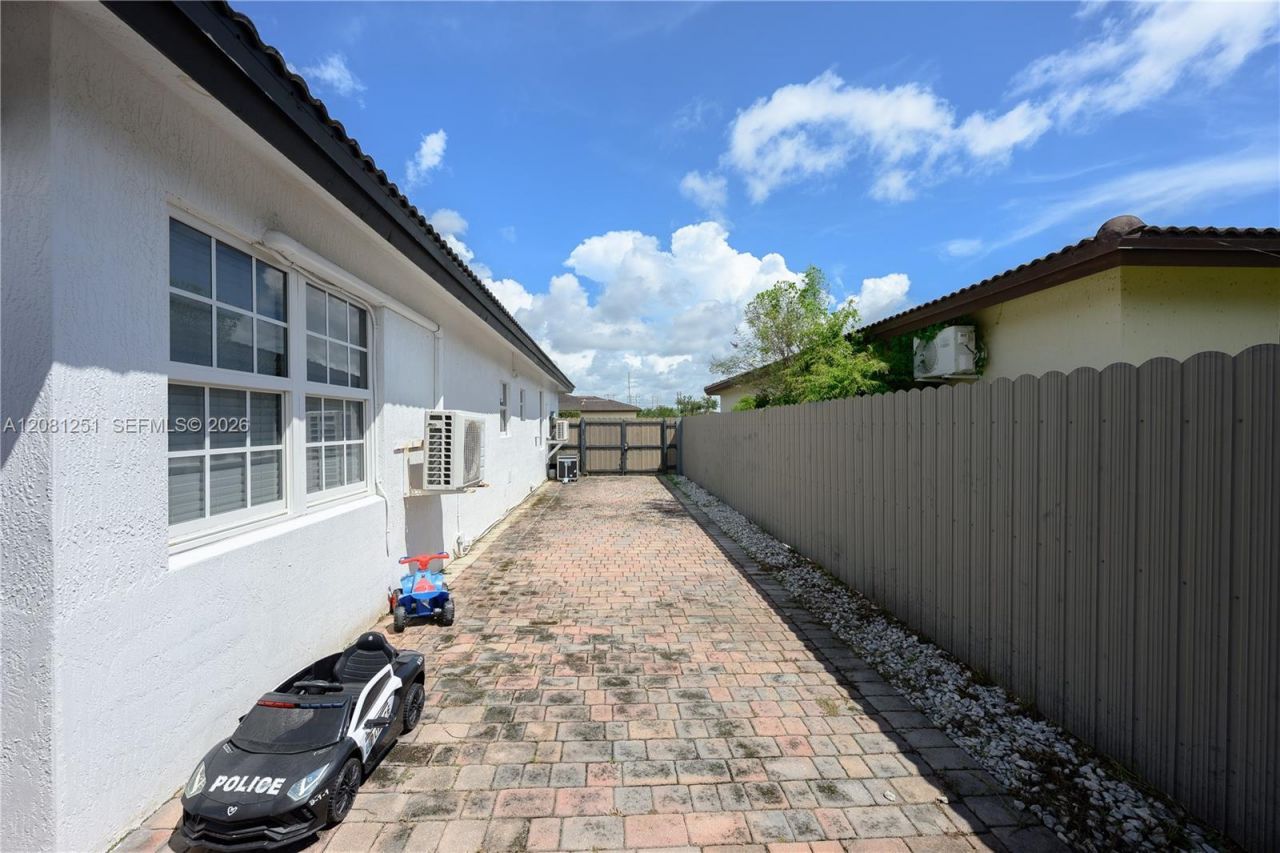 13142 SW 255th Ter, Homestead, FL 33032 Photo